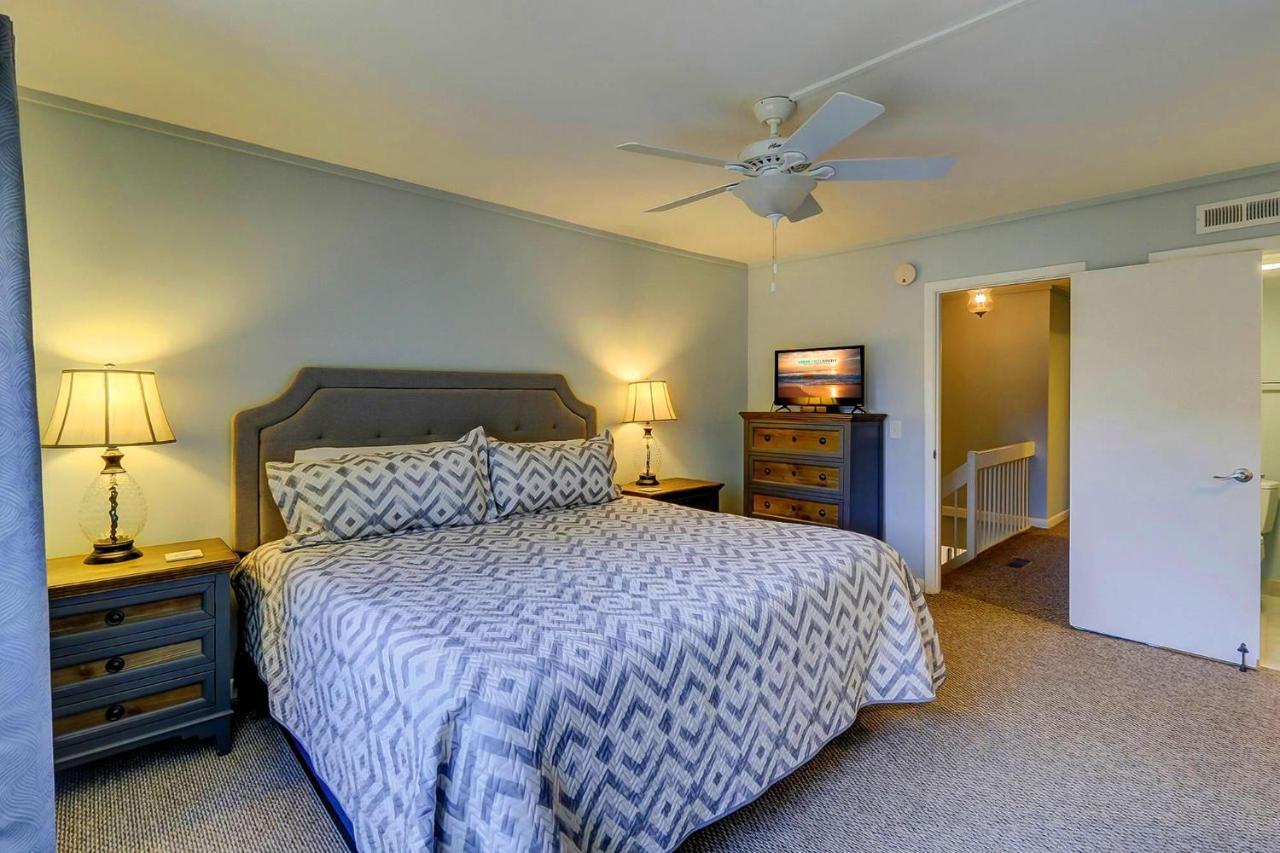 Ocean Villas Deluxe - Oceanfront Villa - Steps To Beach - Great Location - Heated Pool April Hilton Head Island Exterior foto