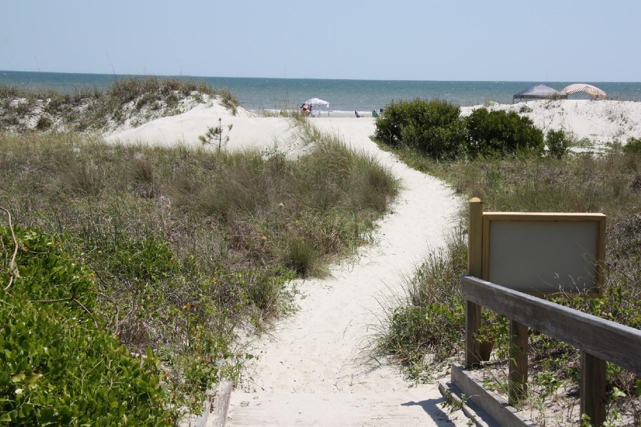 Ocean Villas Deluxe - Oceanfront Villa - Steps To Beach - Great Location - Heated Pool April Hilton Head Island Exterior foto